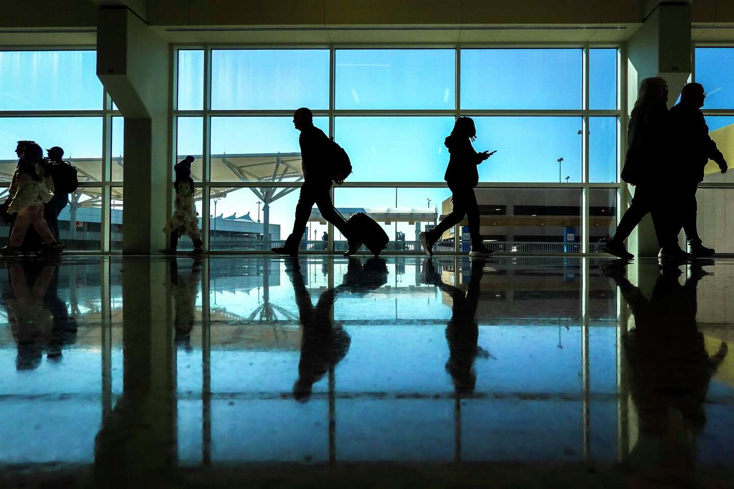 DFW Airport officer dies after suffering medical emergency