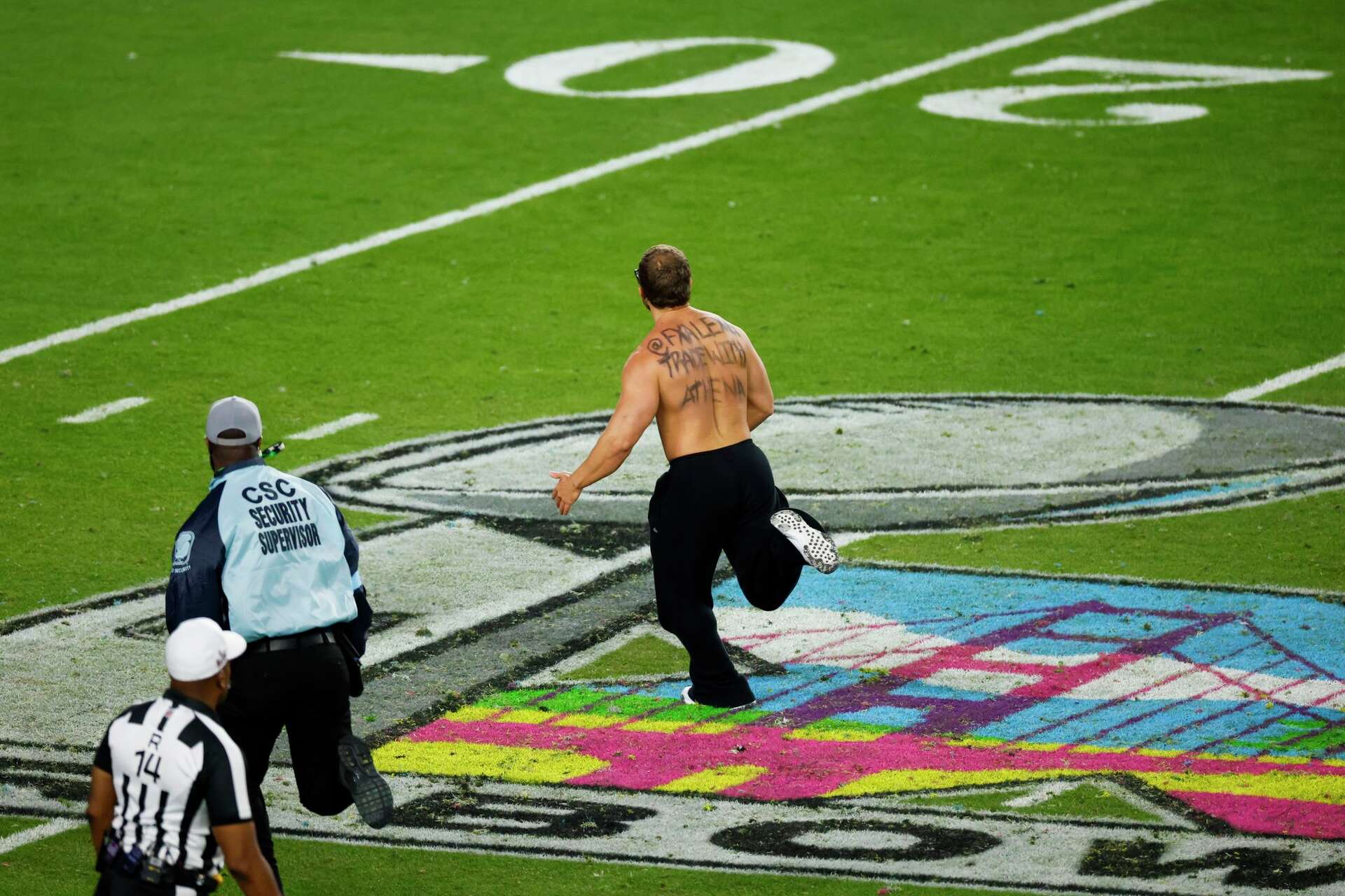 Super Bowl streaker: What fan had written on back when he ran on field