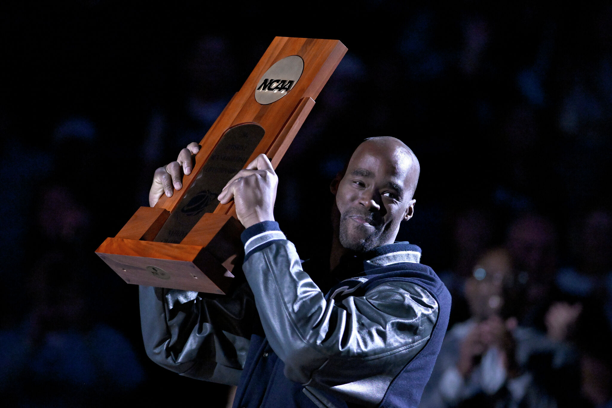 Manie Joses and Roberts Blums each score 14 as Davidson takes down Mid ...