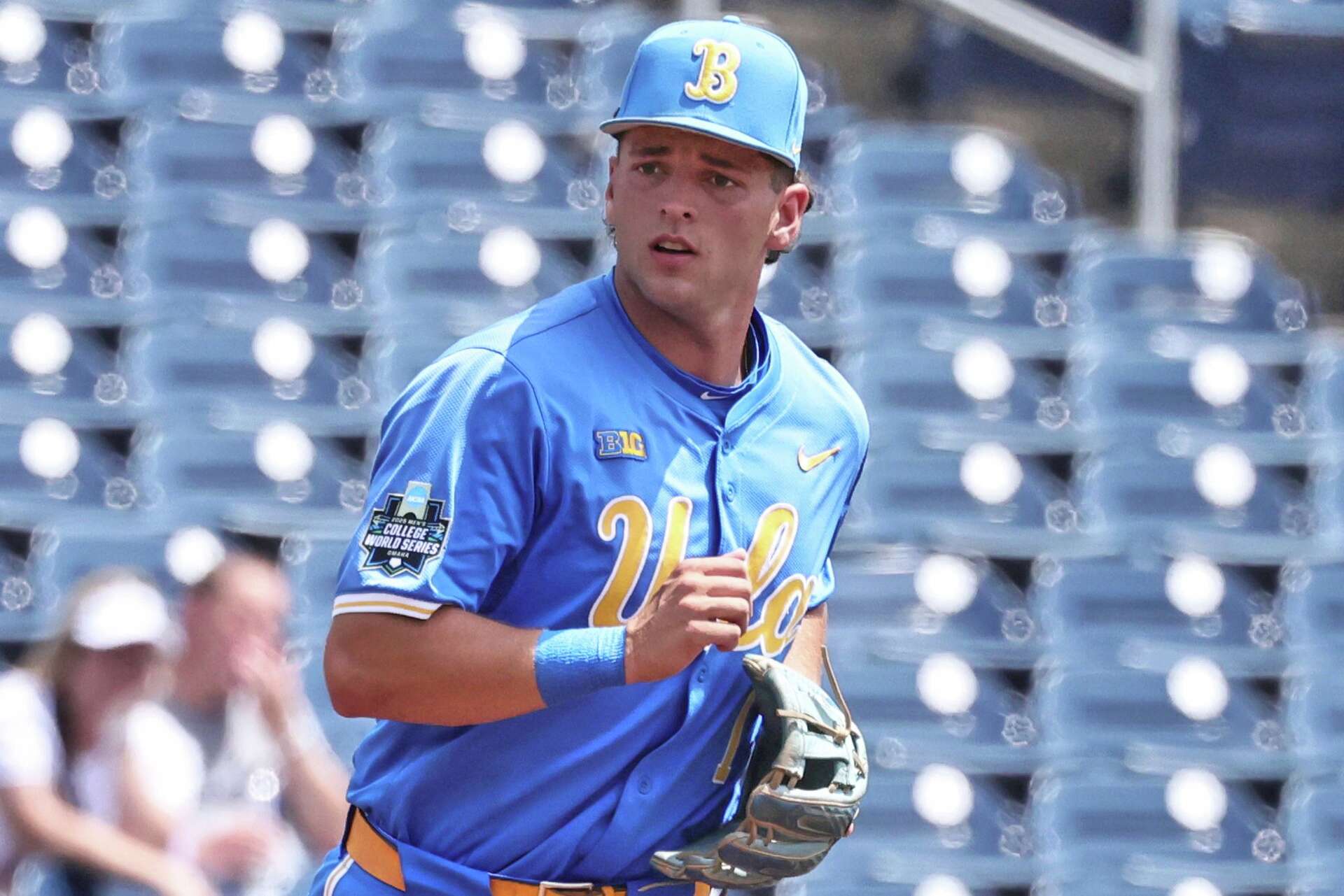 Roch Cholowsky embraces his status as projected No. 1 MLB draft pick and  undisputed leader of UCLA