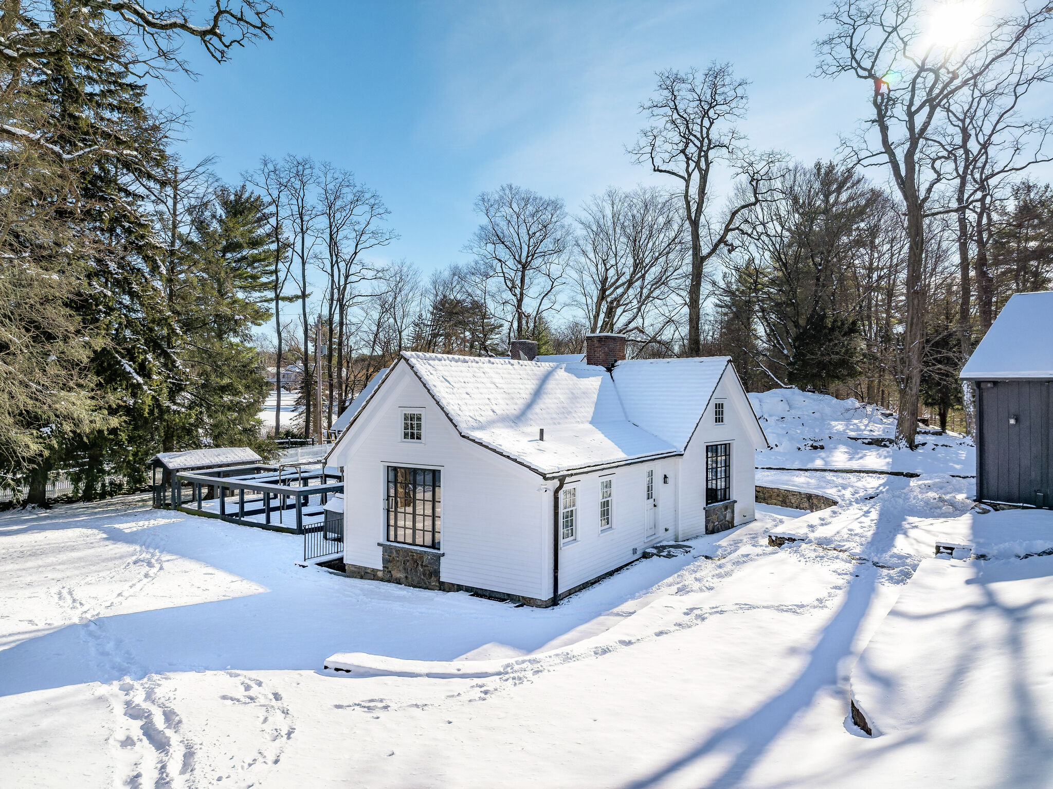 Former NFL star Chris Simms lists Connecticut farmhouse for $8M