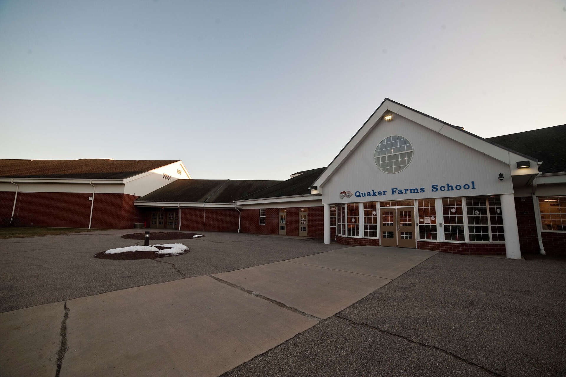 Oxford school slated to reopen Thursday after pipe issues Official