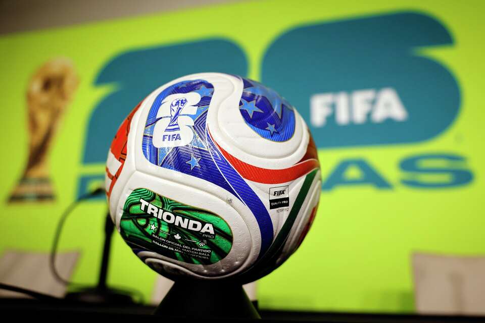  Inside the World Cup's International Broadcast Center 