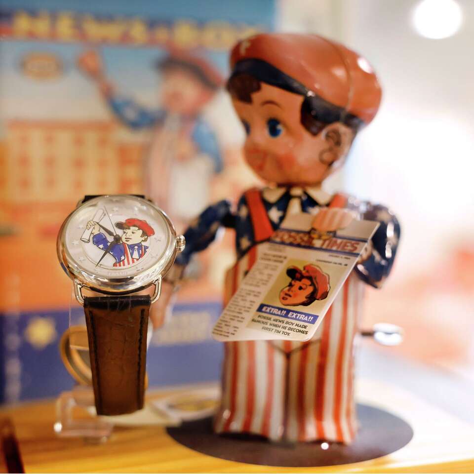 FOSSIL NEWS BOY 時計　ブリキ人形 NEWS BOY ブリキTOY・FOSSIL腕時計 限定生産品 ブリキ玩具 No.1