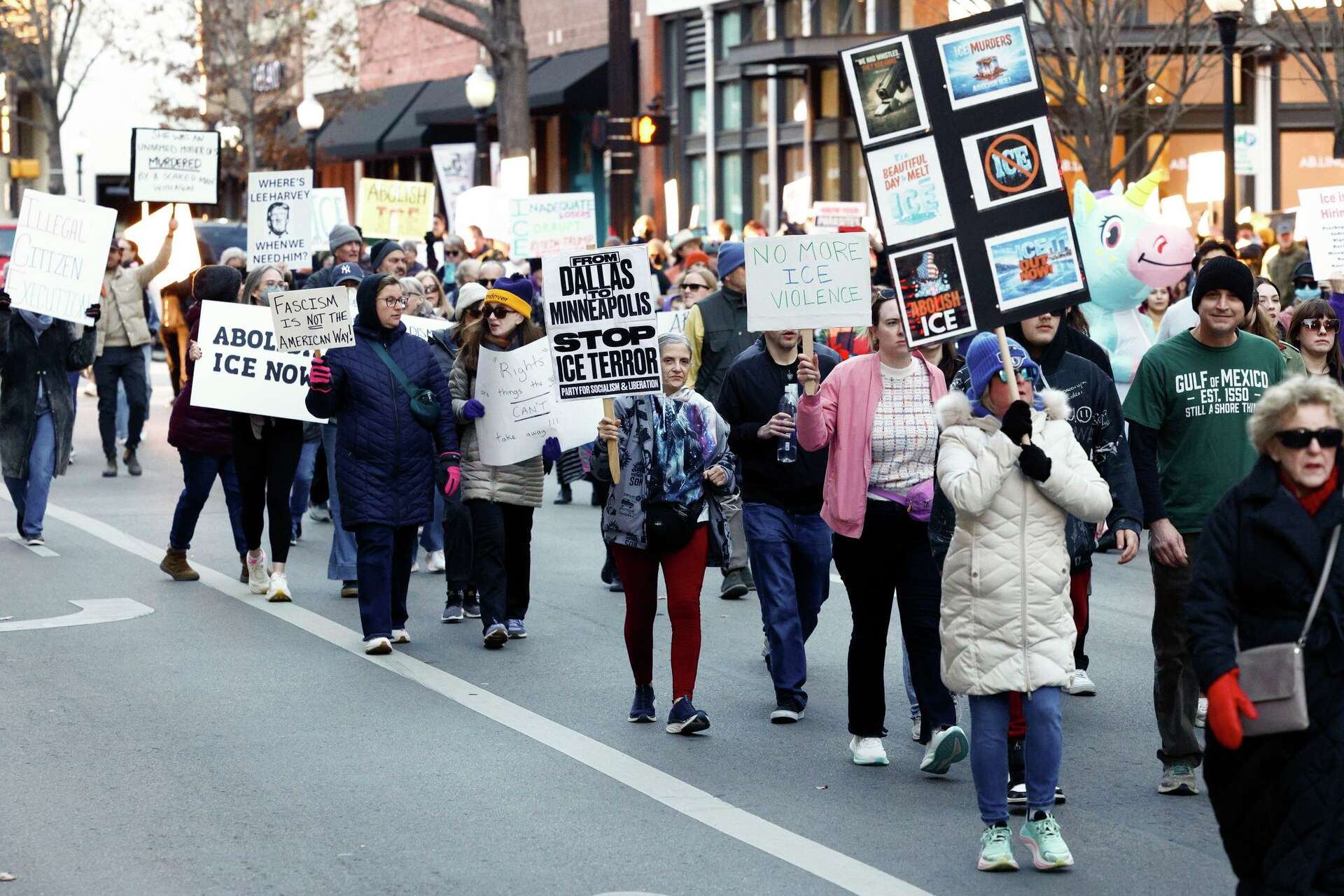 Over 300 protesters against ICE gather in Fort Worth Saturday