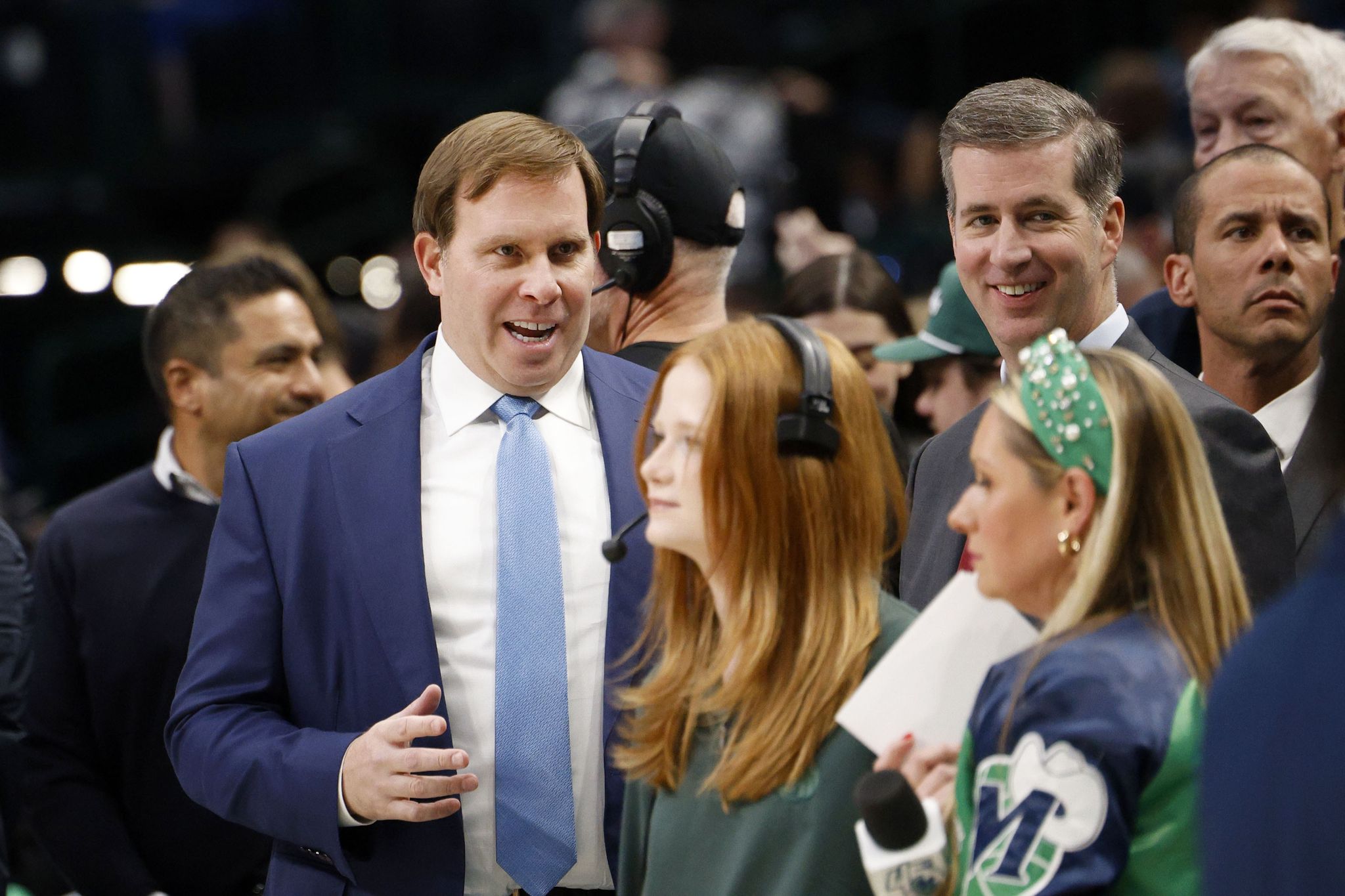 Dallas Mavericks beef up staff as arena plans progress