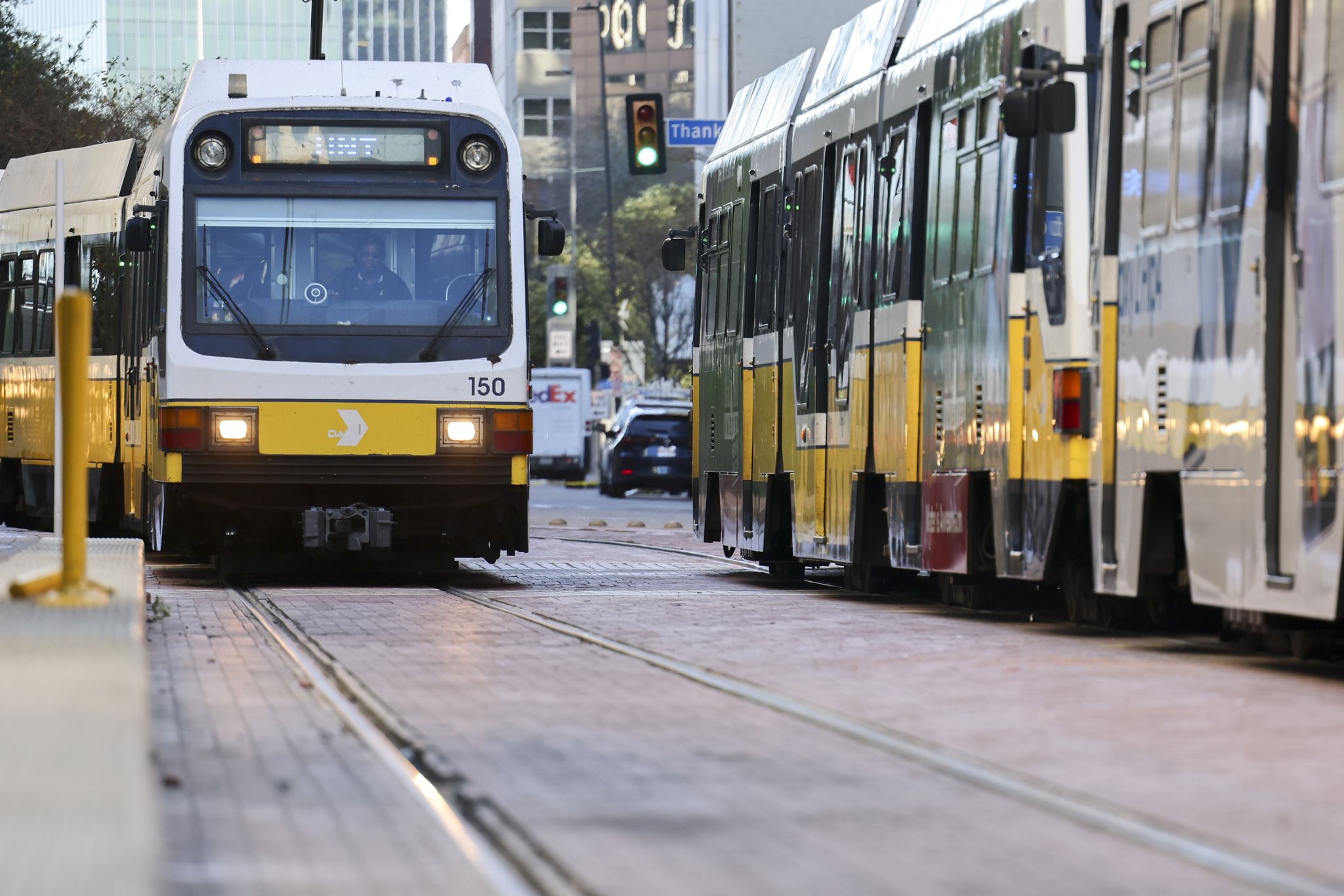 Dallas considers conceding power as DART negotiations come to a head