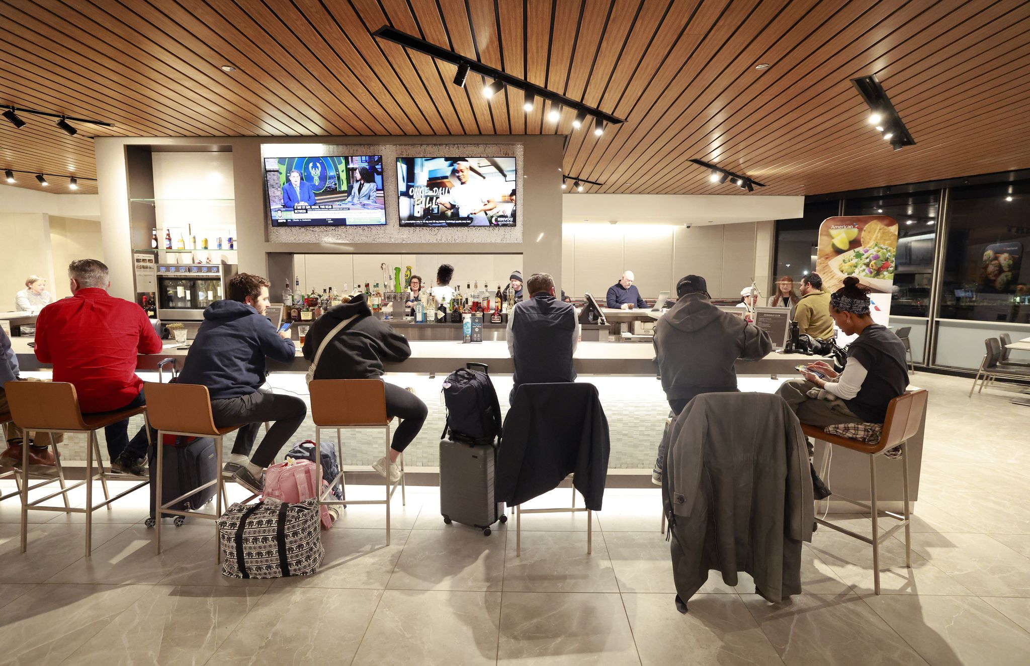 American Airlines to build 37,000-square-foot Admirals Club at DFW Airport - Dallas News