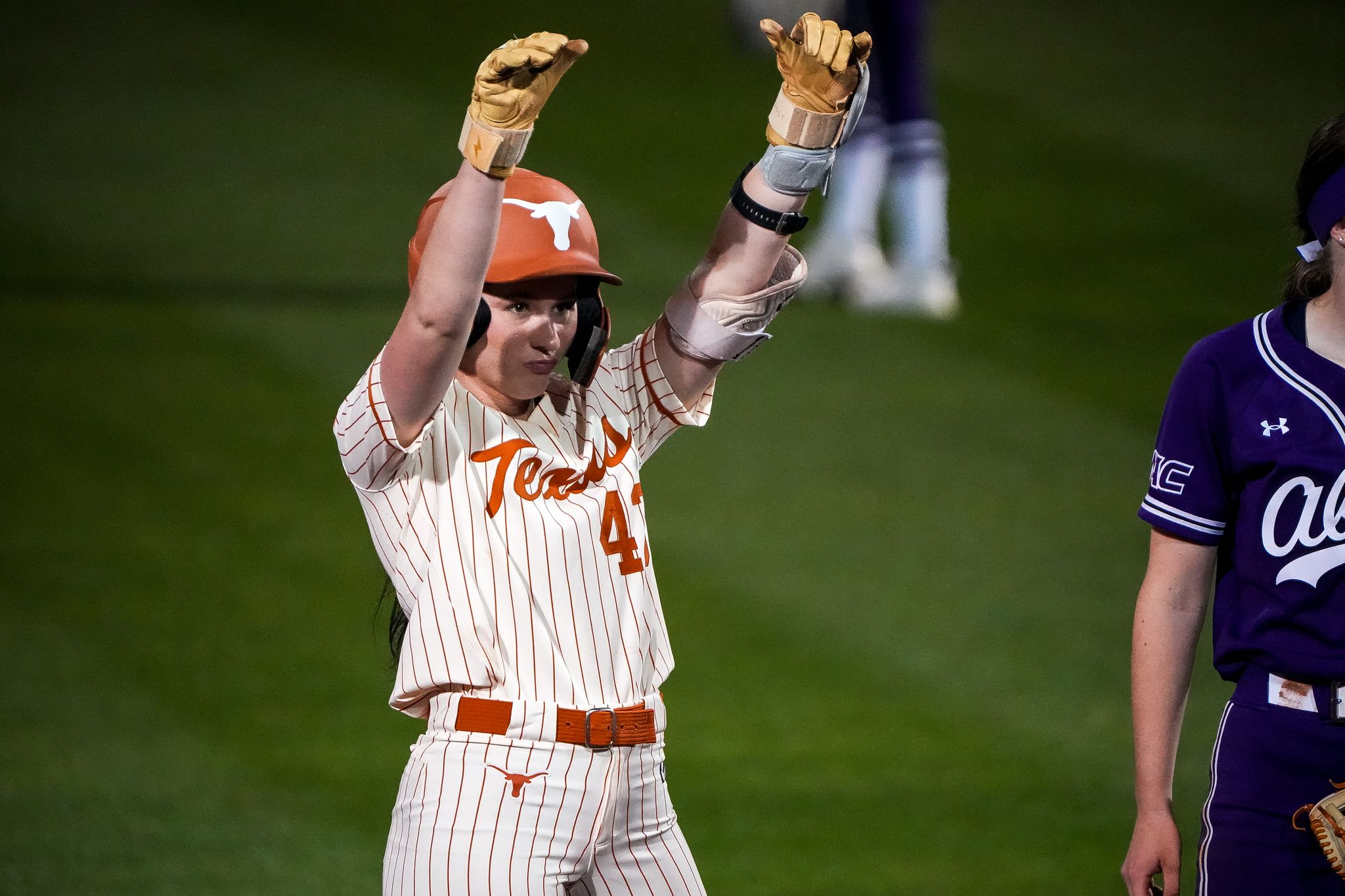 Replay, highlights as Reese Atwood leads Texas softball past Ohio State
