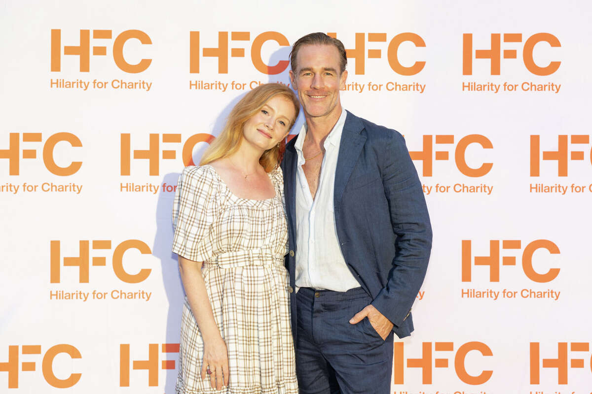AUSTIN, TEXAS - SEPTEMBER 30: James Van Der Beek (R) and Kimberly Van Der Beek attend HFC's Brain Health Dinner on September 30, 2023 in Austin, Texas. (Photo by Rick Kern/Getty Images for Hilarity for Charity)