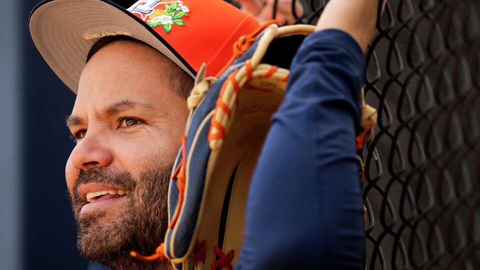 Houston Astros Jose Altuve (27) takes a break during Spring Training at CACTI Park of the Palm Beaches in West Palm Beach, Saturday, Feb. 14, 2026.