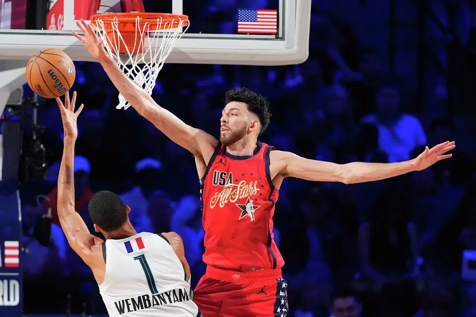 USA Stars center Chet Holmgren, right, defends on World center Victor Wembanyama, of France, during the NBA All-Star basketball game Sunday, Feb. 15, 2026, in Inglewood, Calif. (AP Photo/Mark J. Terrill)