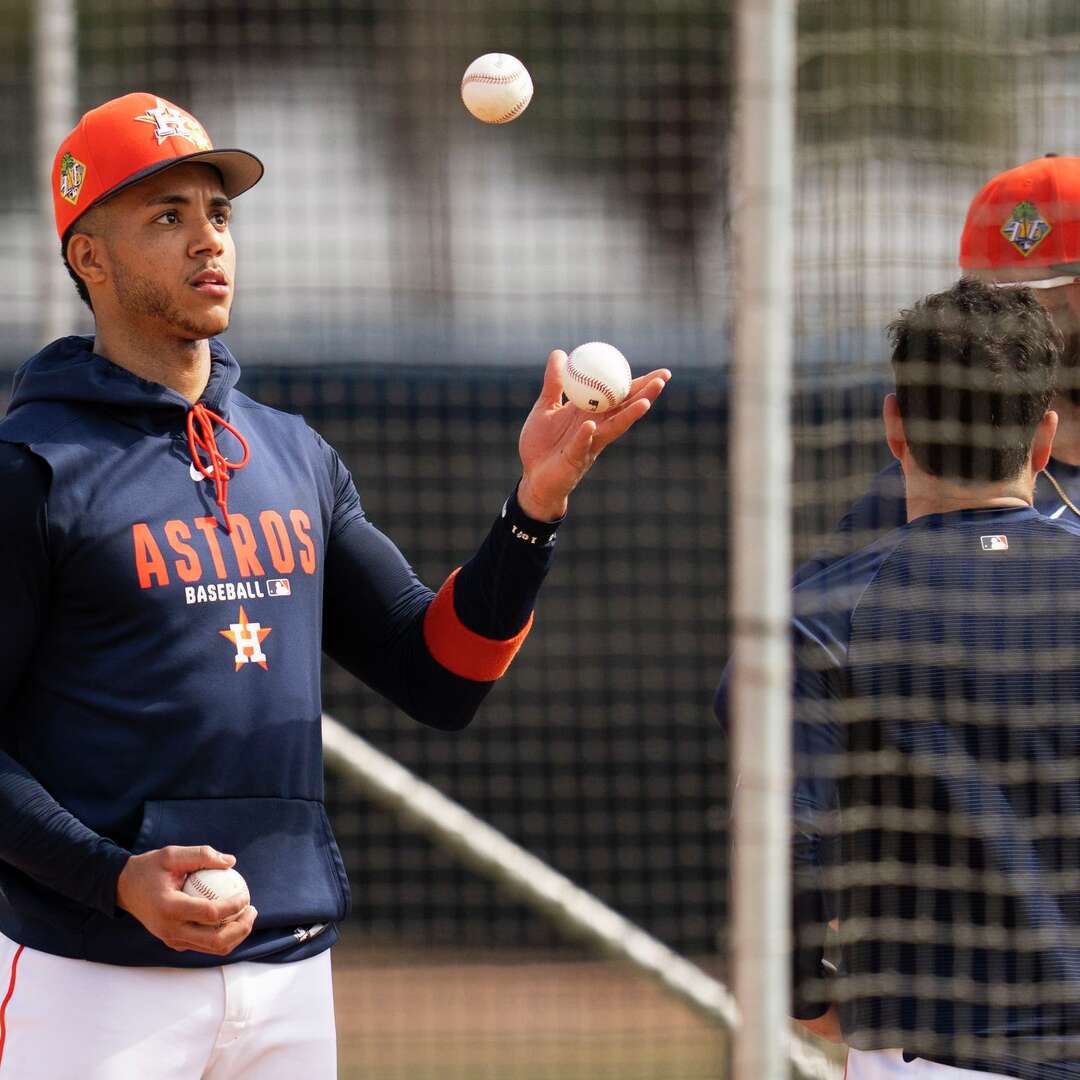 Houston Astros shortstop Jeremy Peña (3) juggles during Spring Training at CACTI Park of the Palm Beaches in West Palm Beach, Monday, Feb. 16, 2026.