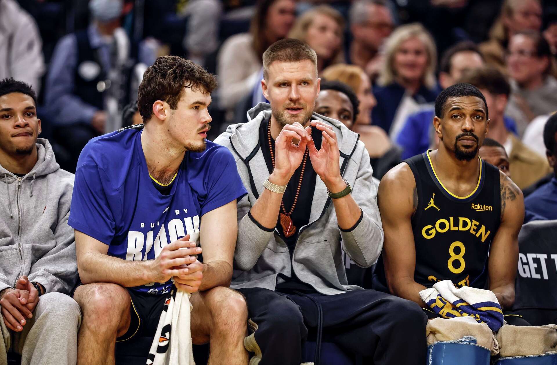 warriors-kristaps-porzingis-seth-curry-questionable-for-saturday