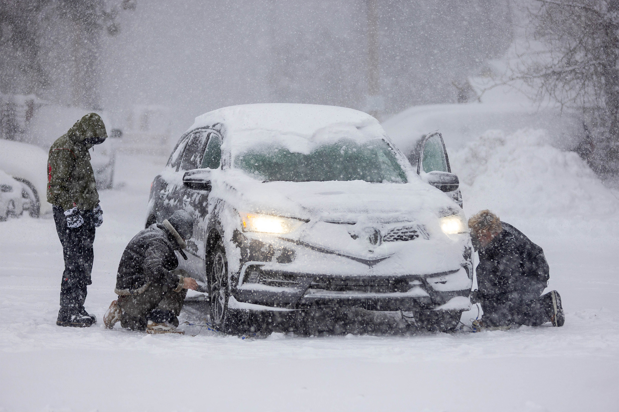Whiteout conditions force I-80 shutdown through Sierra