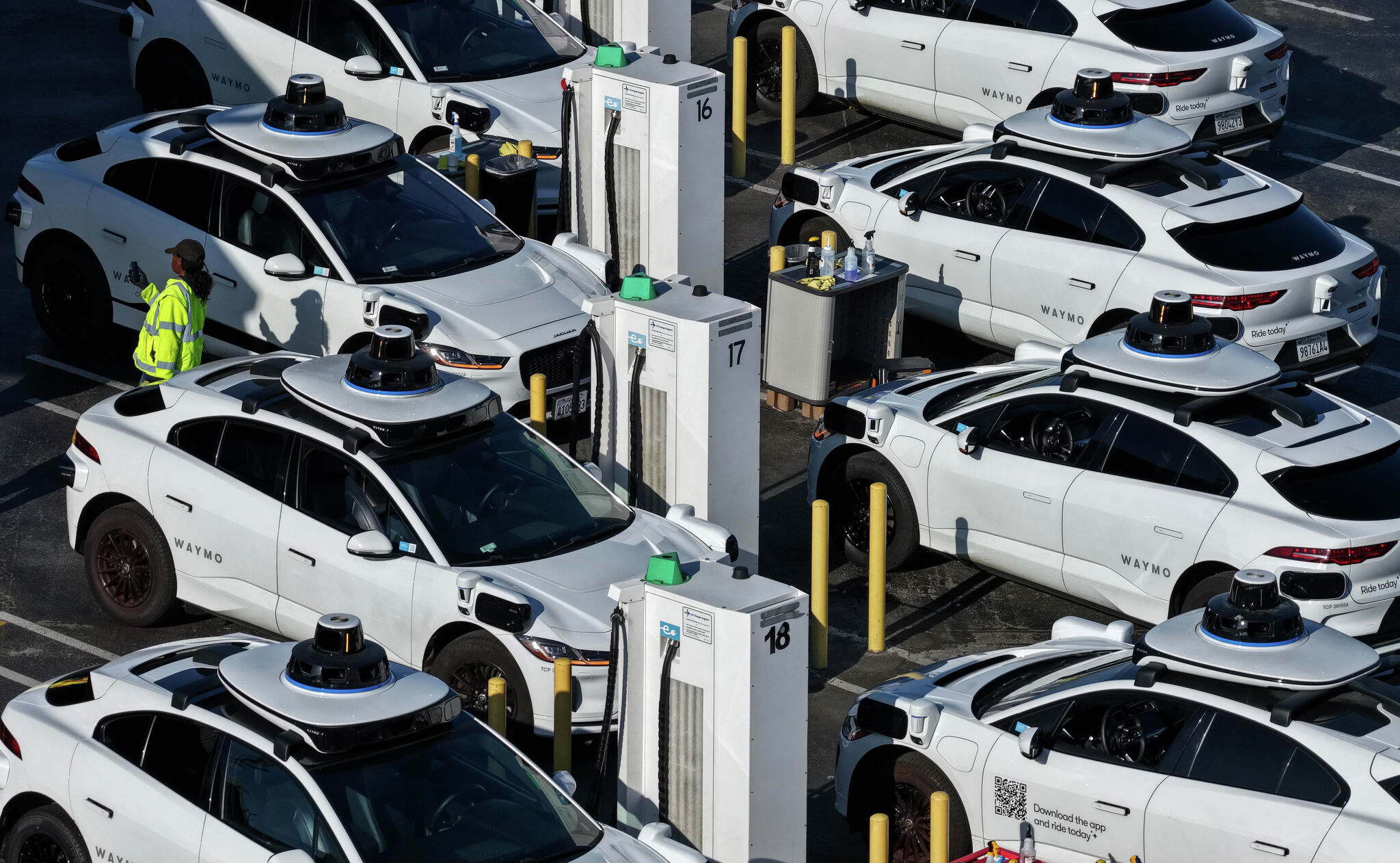 California cracks down on self-driving cars with new rules