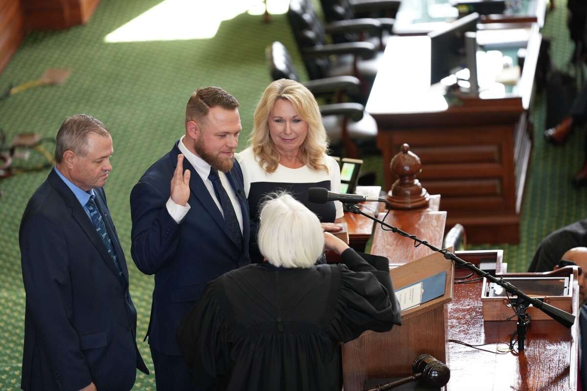 Fort Worth state Sen. Taylor Rehmet takes the oath of office in the Texas Senate chamber on Feb. 19, 2026.