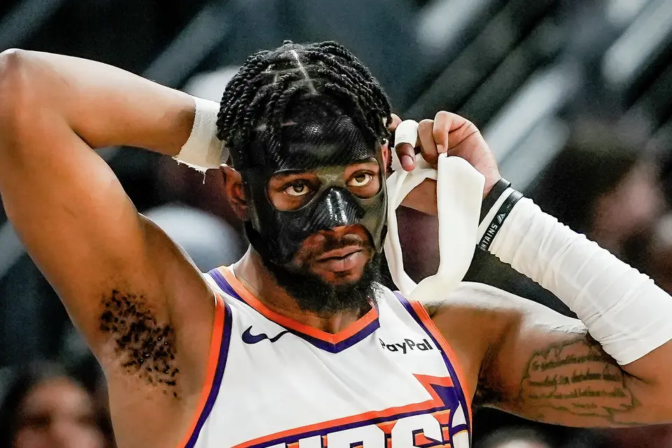 Phoenix Suns guard Jordan Goodwin (23) prepares to sub into the game in the fourth quarter as the Spurs take on the Suns on Thursday night, Feb. 19, 2026 in the first of two “I-35 Series” games in Austin at the Moody Center. The Spurs won the game 121-94.
