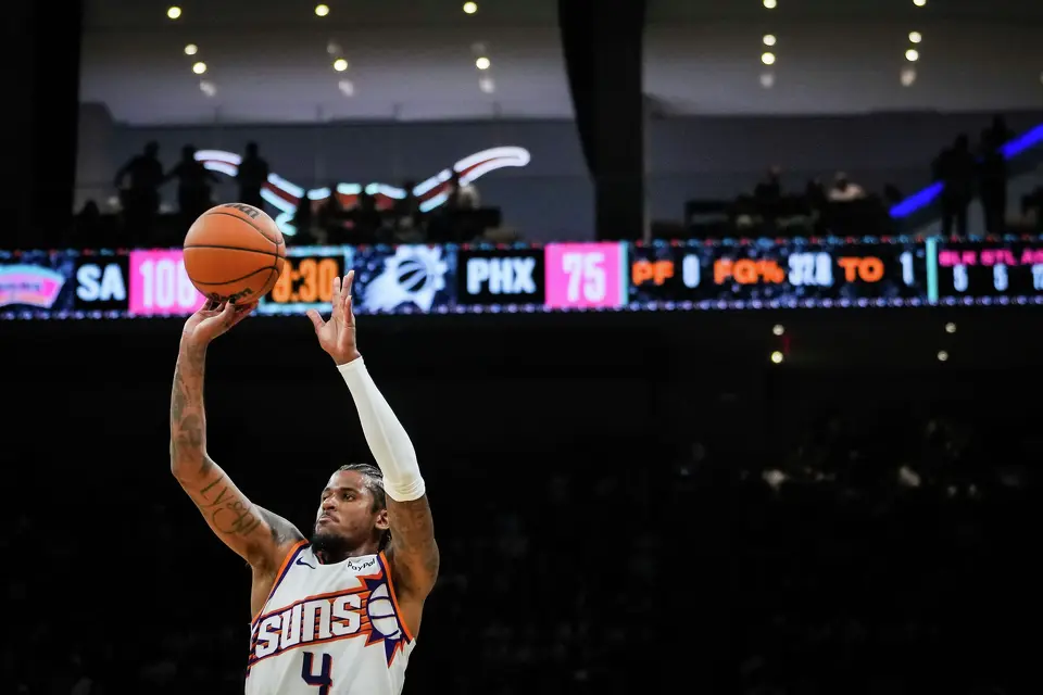 Phoenix Suns guard Jalen Green (4) shoots the ball in the fourth quarter as the Spurs take on the Suns on Thursday night, Feb. 19, 2026 in the first of two “I-35 Series” games in Austin at the Moody Center. The Spurs won the game 121-94.