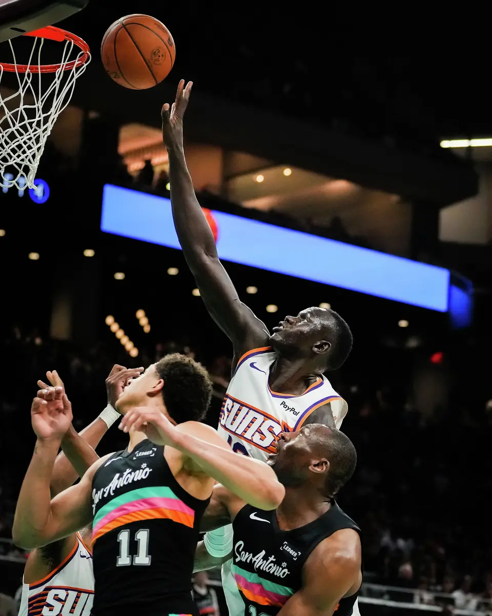 in the fourth quarter as the Spurs take on the Suns on Thursday night, Feb. 19, 2026 in the first of two “I-35 Series” games in Austin at the Moody Center. The Spurs won the game 121-94.