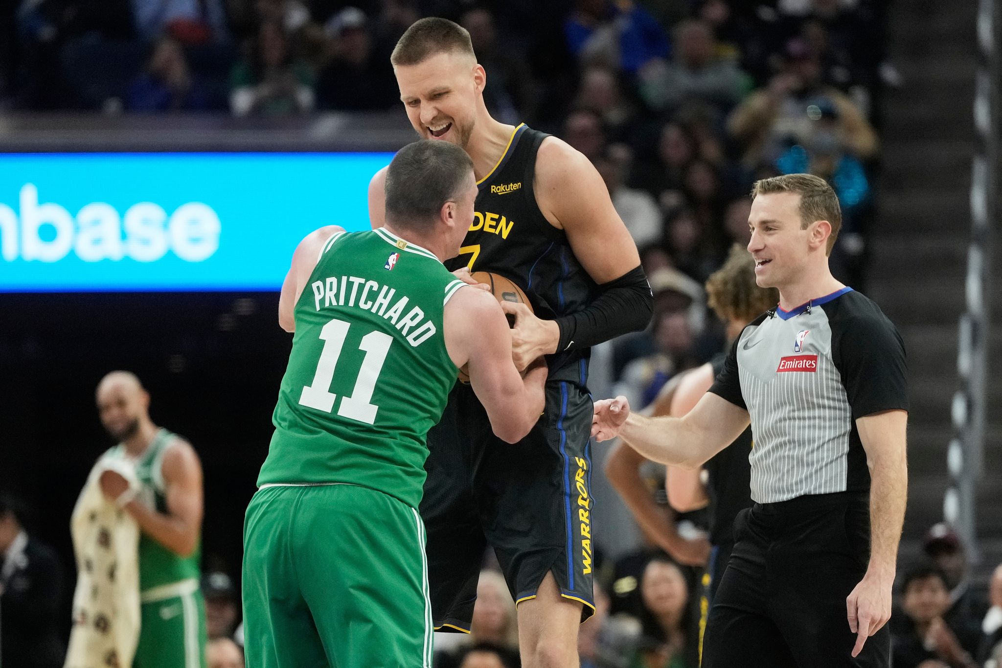 Gate Guard Game Warriors center Porzingis misses 5th straight game with illness coach ...