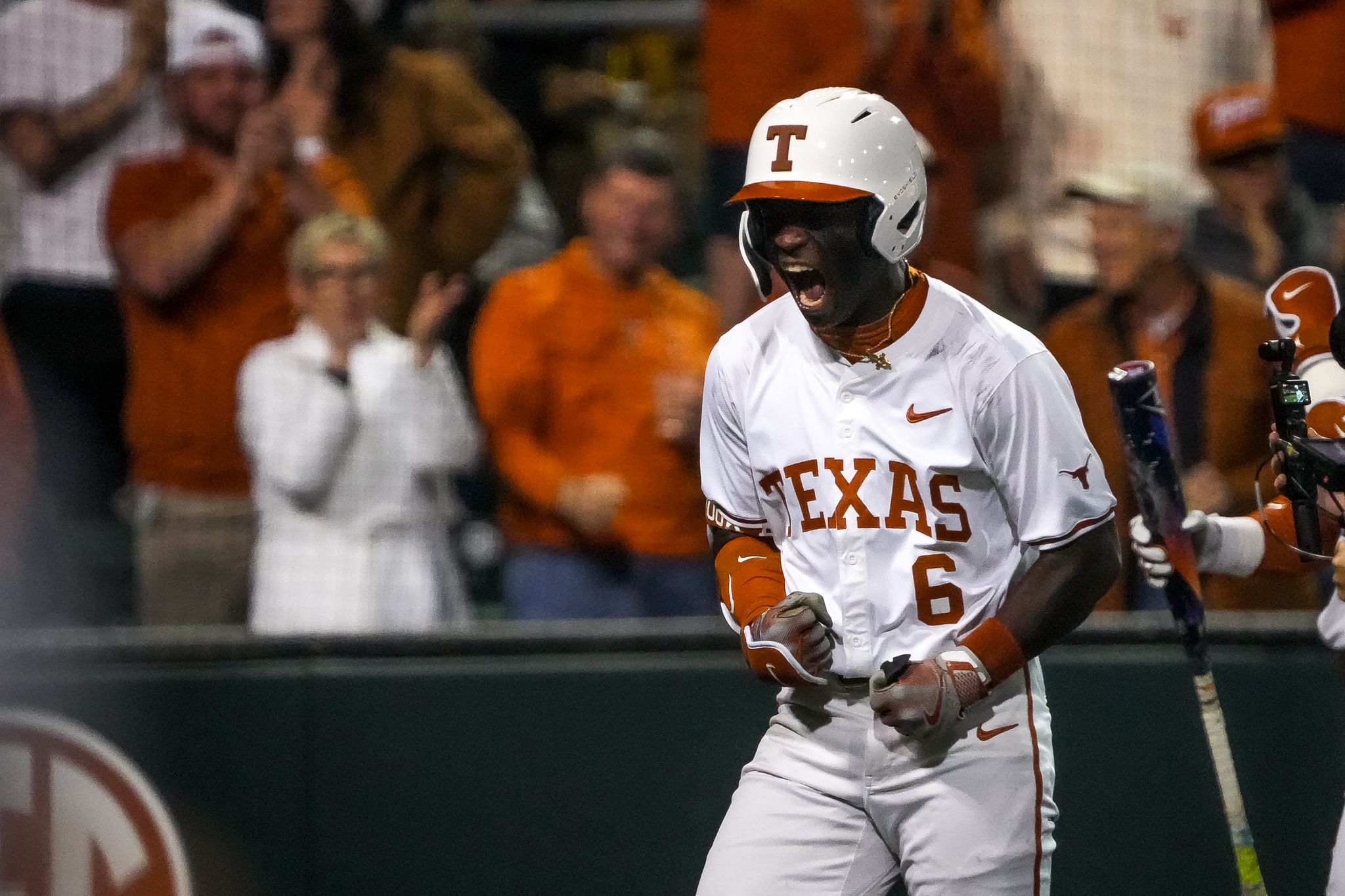 Texas Longhorns Anthony Pack, Aiden Robbins among SEC honorees