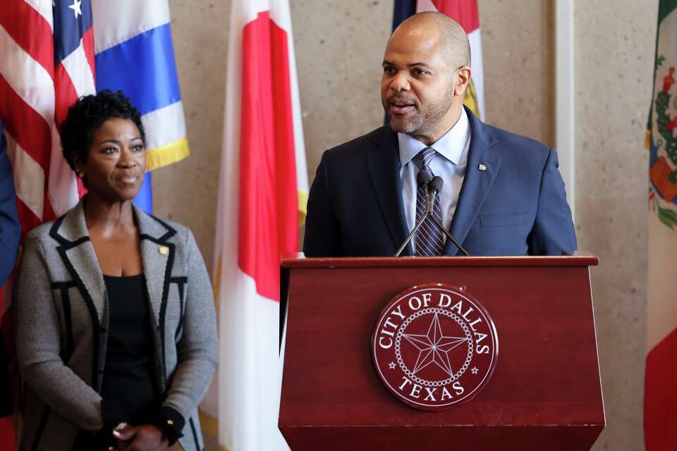 Dallas City Hall: Will the council vote to stay or move?