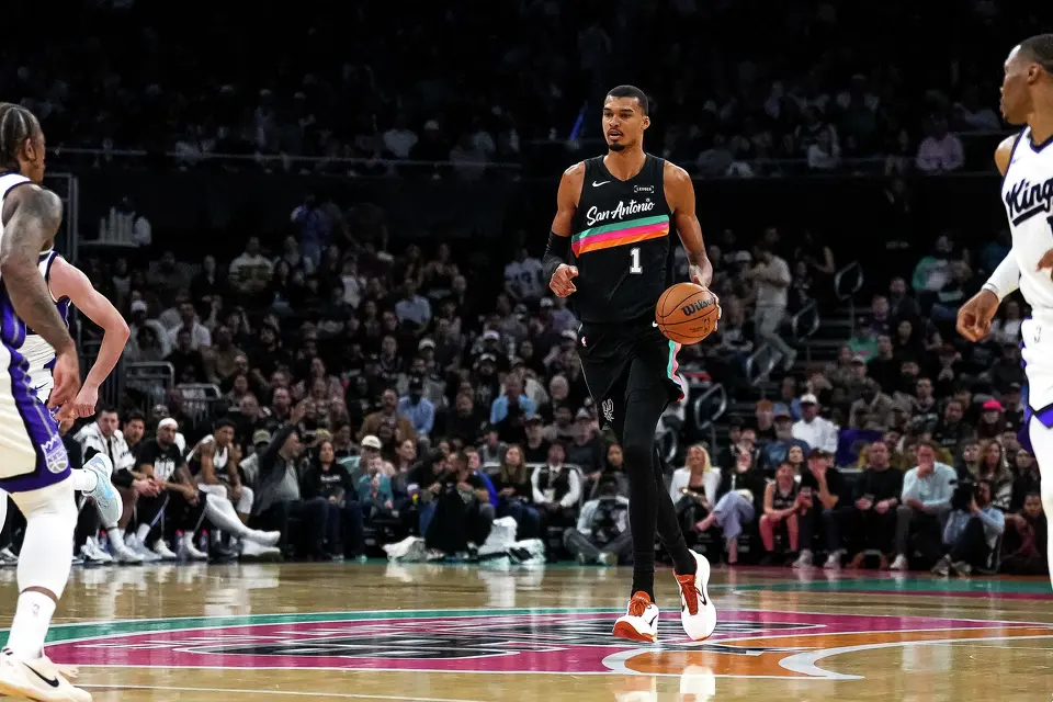 San Antonio Spurs forward Victor Wembanyama (1) dribbles the ball towards the Sacramento Kings basket during the game at the Moody Center on Saturday, Feb. 21, 2026 in Austin.