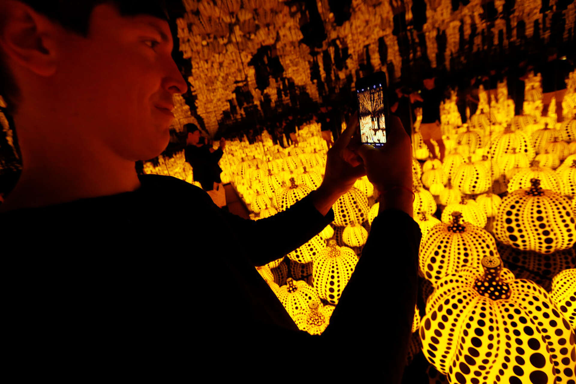 Kusama's immersive pumpkin room returns to Dallas Museum of Art
