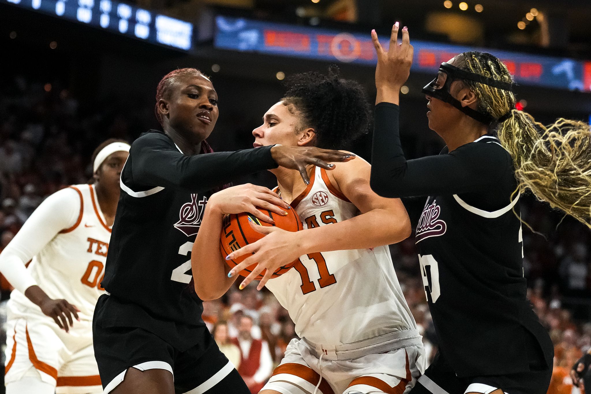 Texas Longhorns women's basketball beats Mississippi State, see the photos