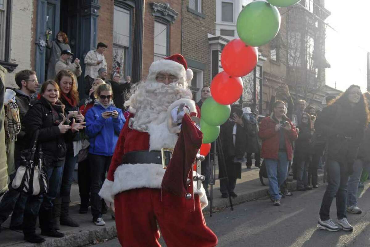 SEEN 5th Annual Santa Speedo Sprint