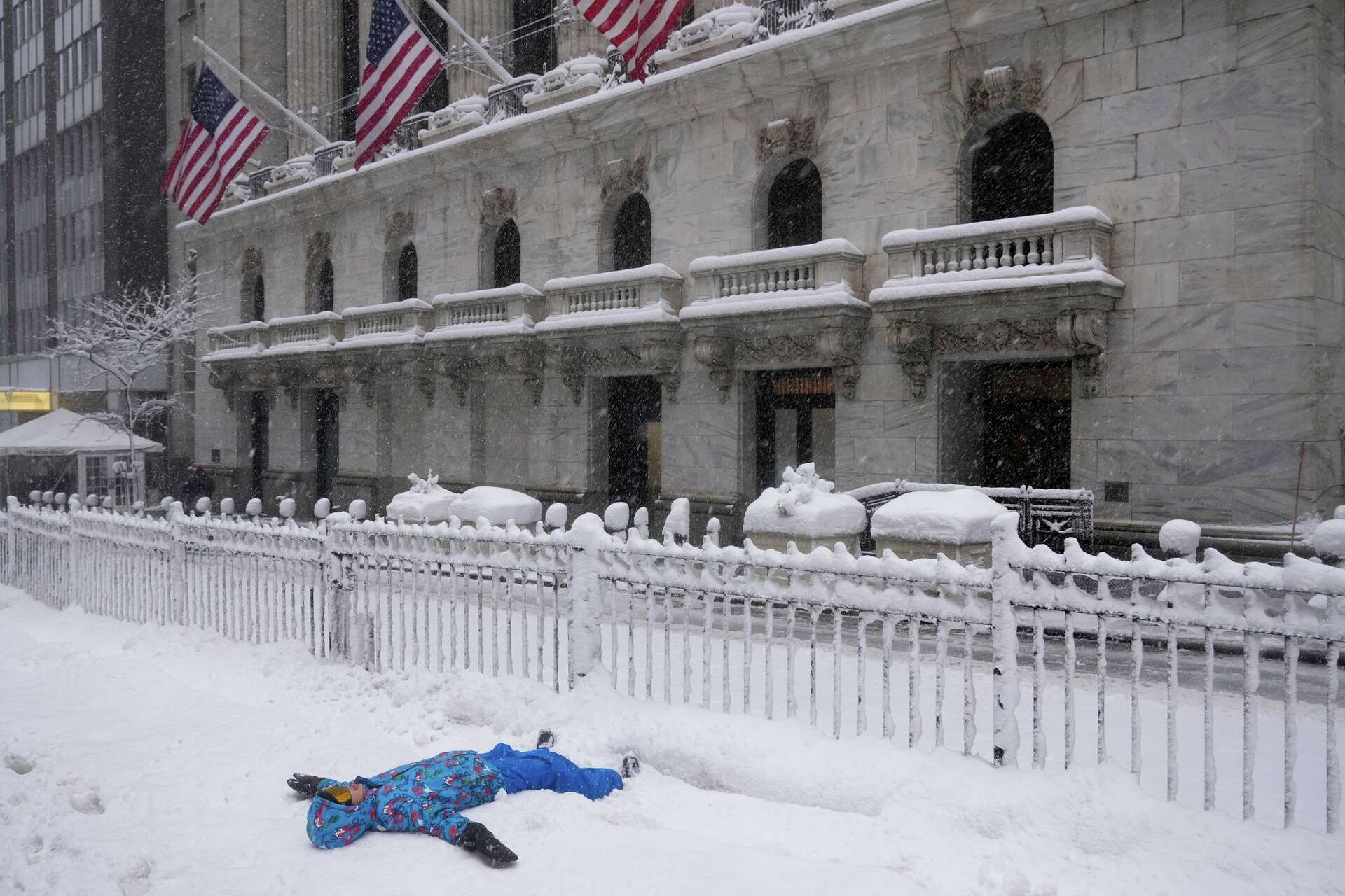 Photos of a massive snowstorm pummeling northeast US