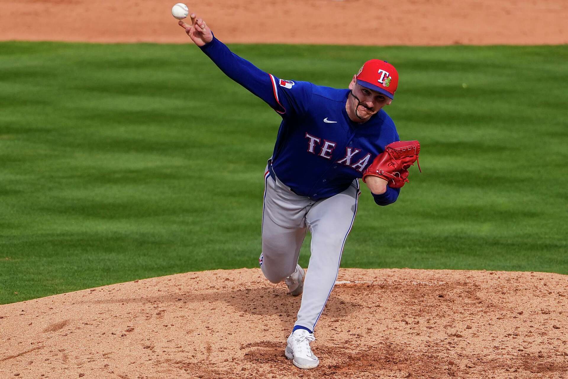 Rangers longshot reliever's dreams could become reality