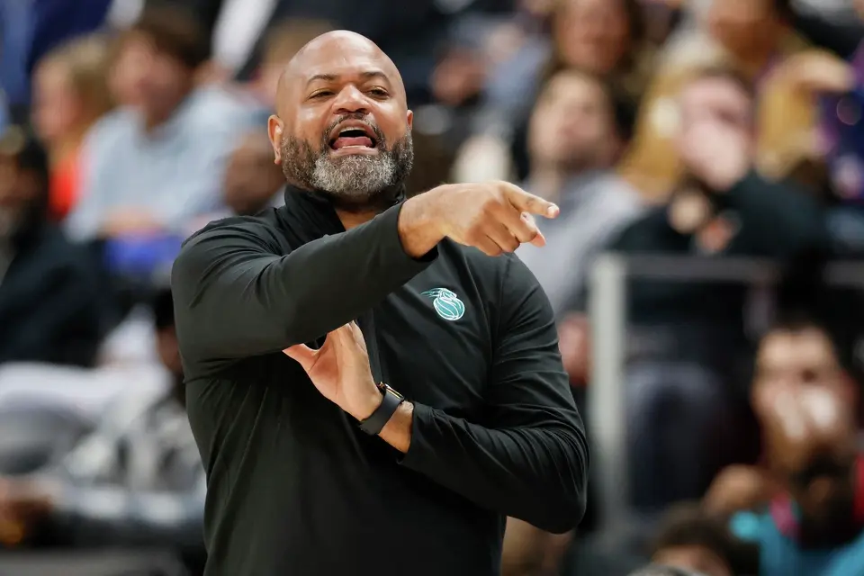 Detroit Pistons head coach J.B. Bickerstaff shouts to his team during the first half of an NBA basketball game against the San Antonio Spurs, Monday, Feb. 23, 2026, in Detroit. (AP Photo/Duane Burleson)