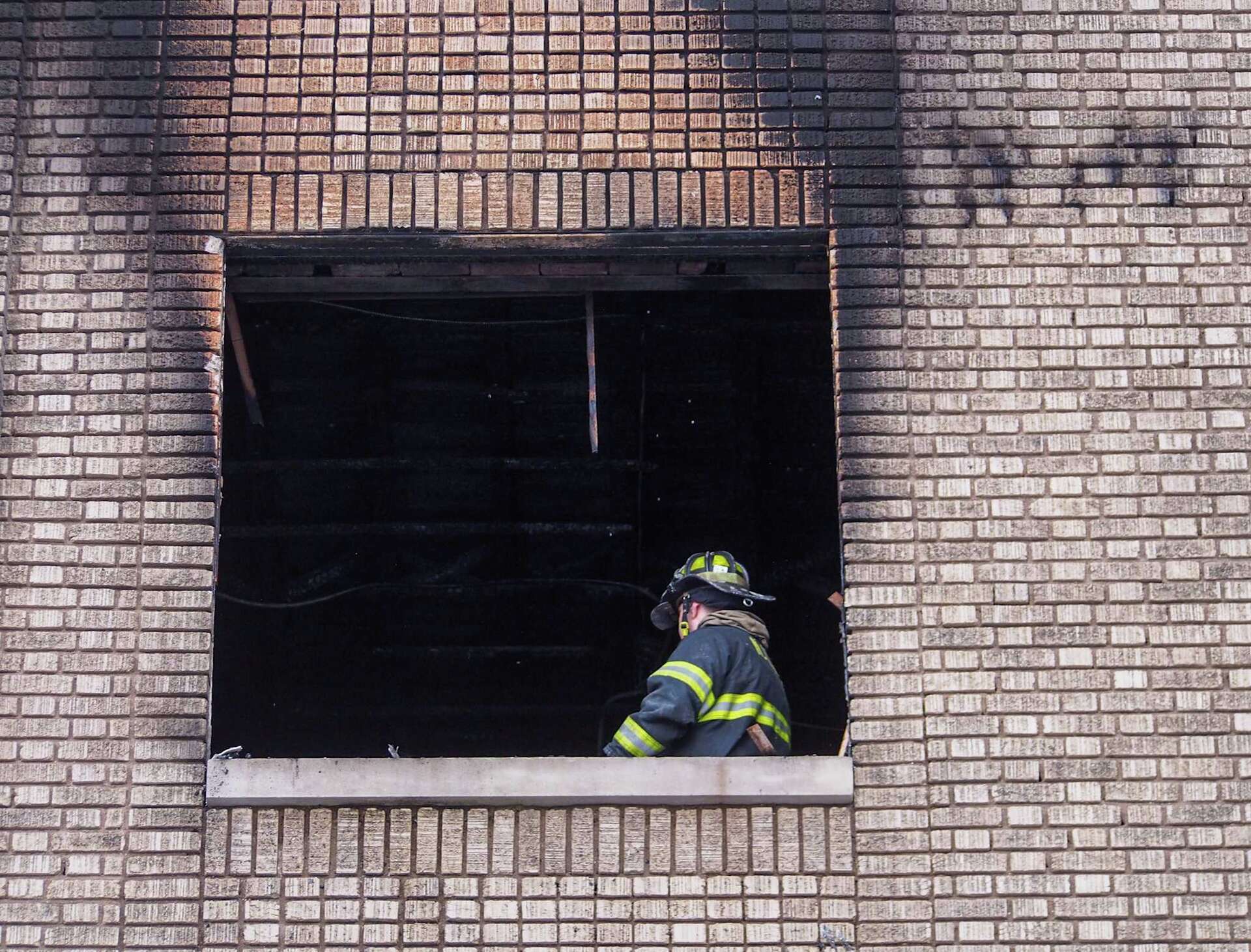 11 people rescued from fire New Haven apartment building: Officials