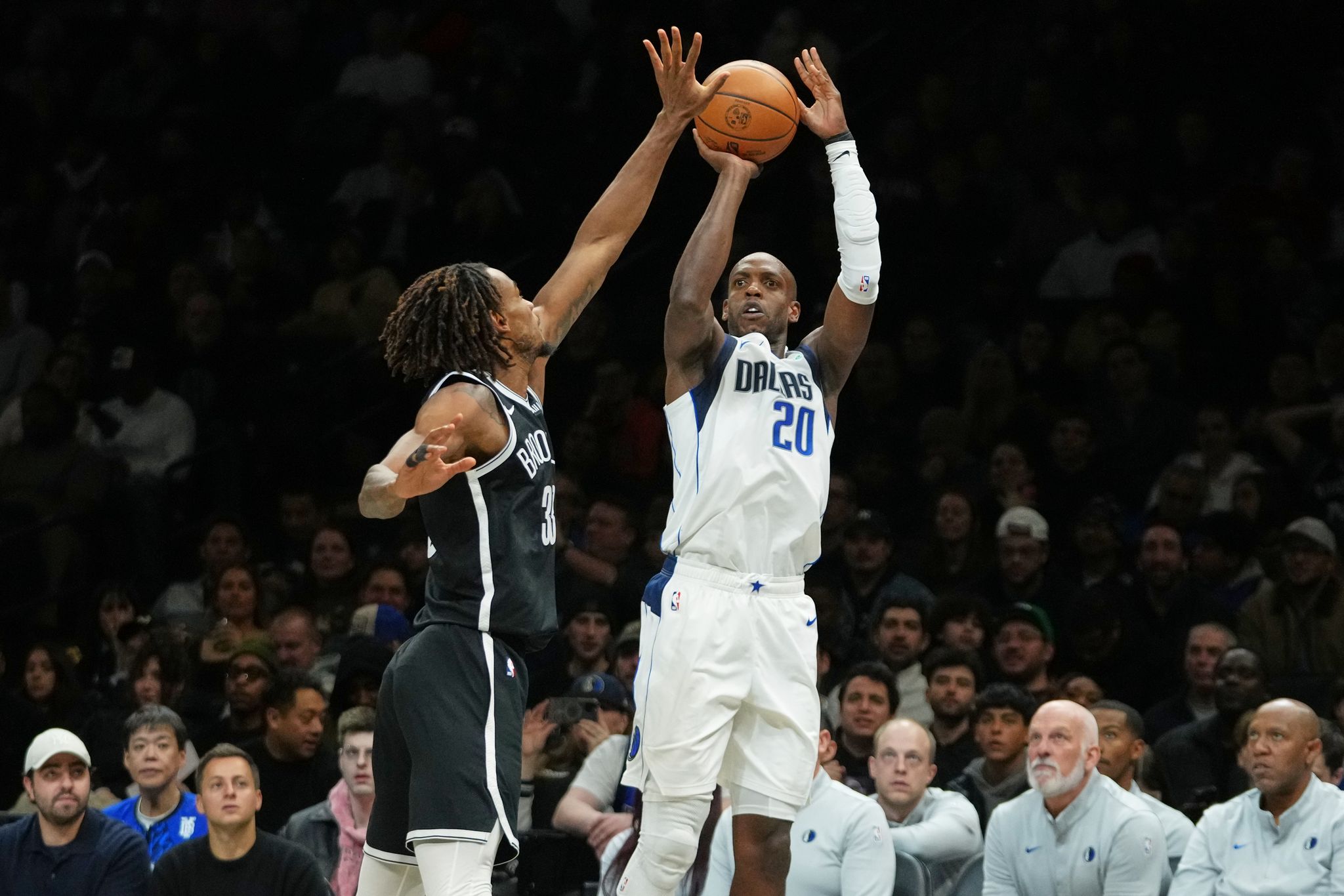 Mavericks beat the Nets 123-114 after both teams arrive on game day ...