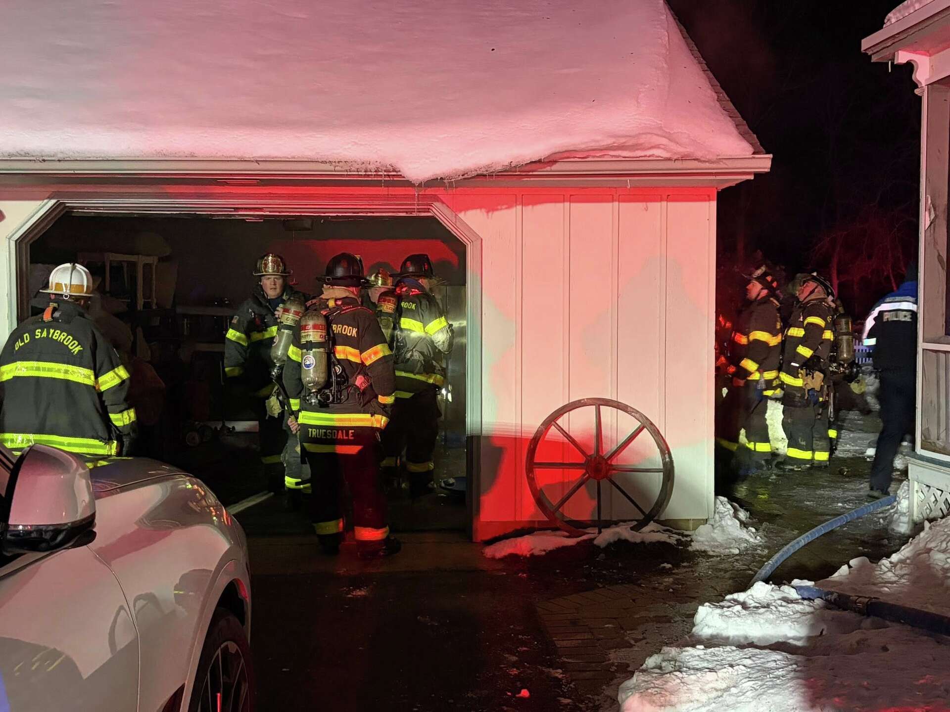 Fire Grage Passerby reported Old Saybrook garage fire Tuesday night: Officials
