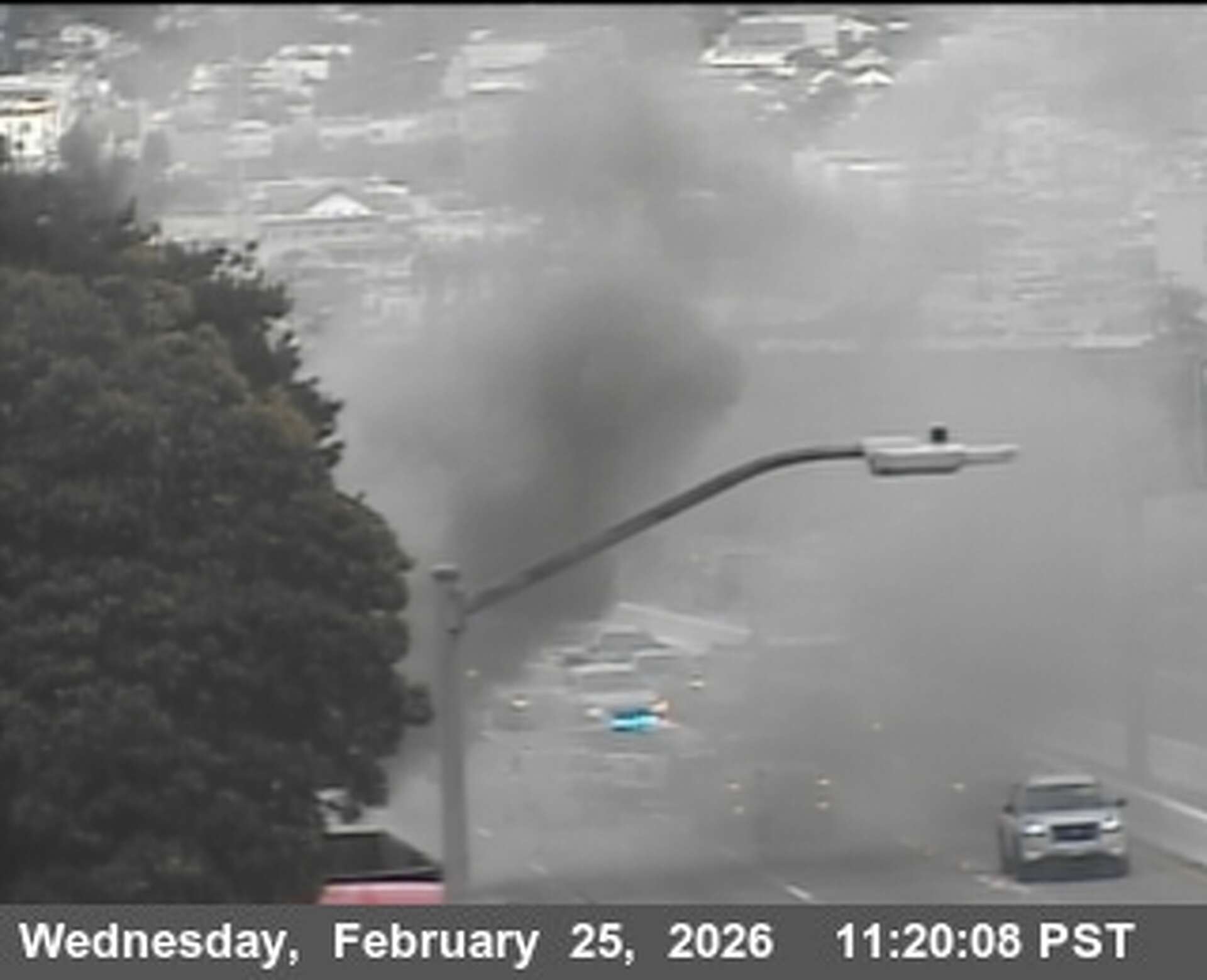Tractor-trailer fire creates traffic jam on Highway 101 in SF