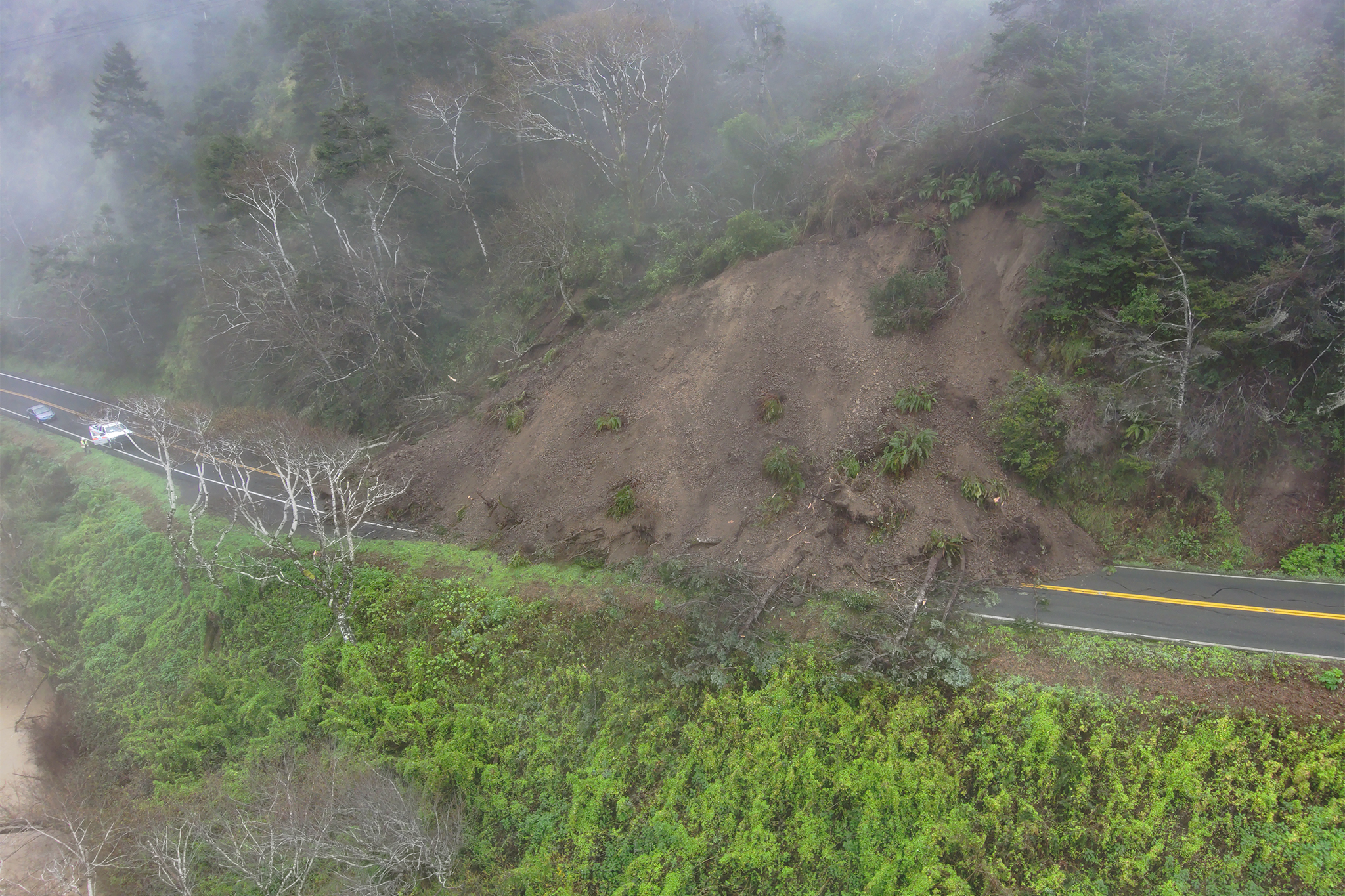 Massive mudslide in Mendocino cuts off Highway 1 into Elk