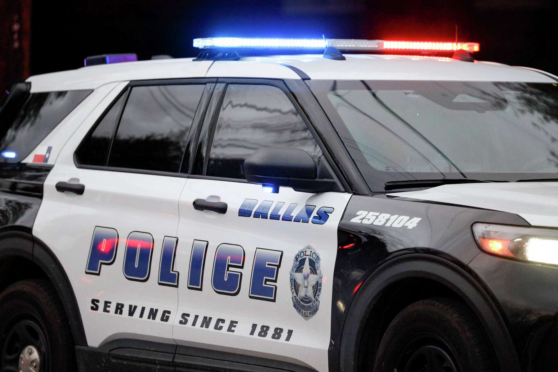 Dallas police officer arrested for allegedly driving intoxicated while ...
