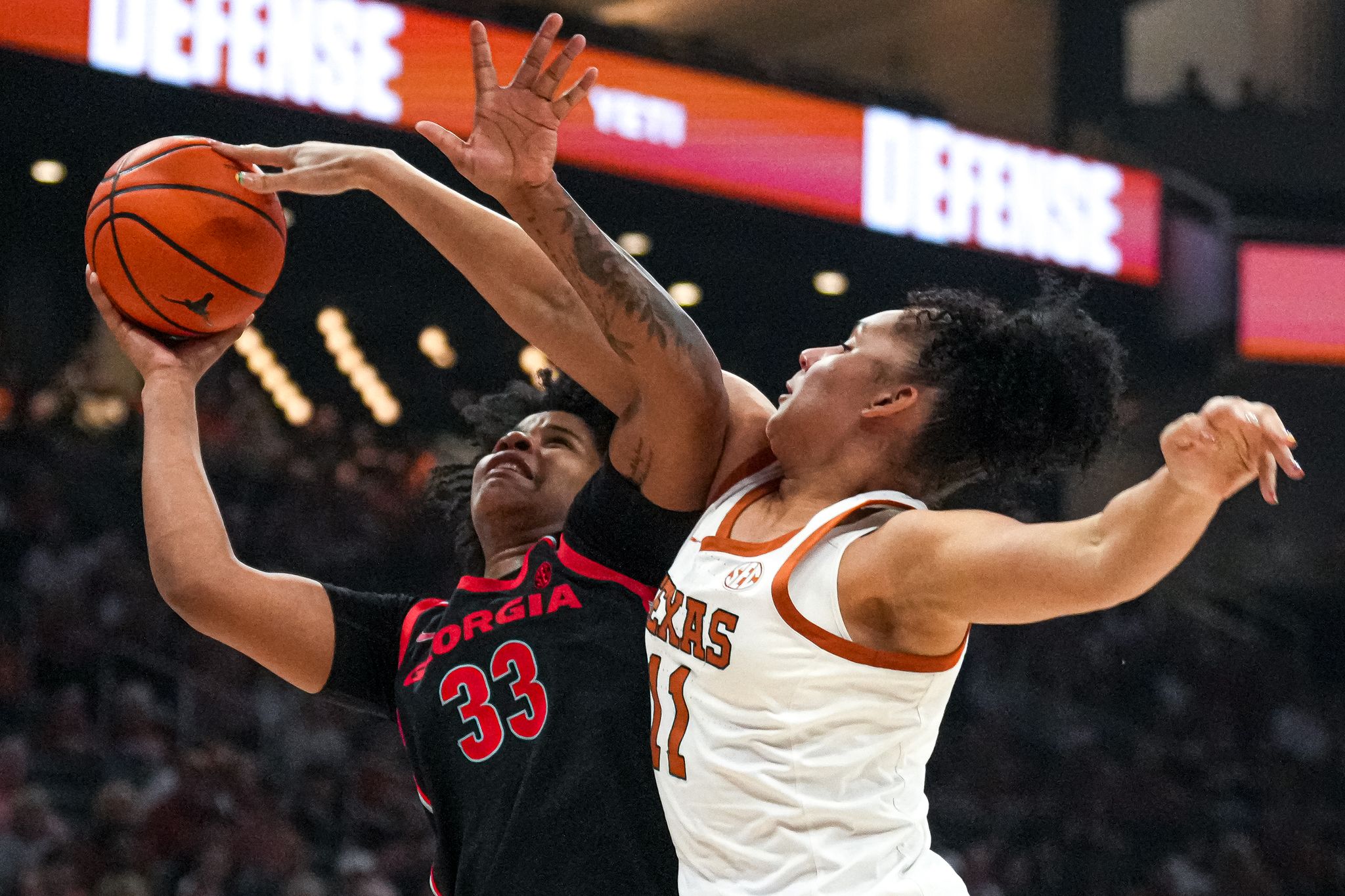 Live: No.4 Texas ends regular season with first trip to No. 24 Alabama