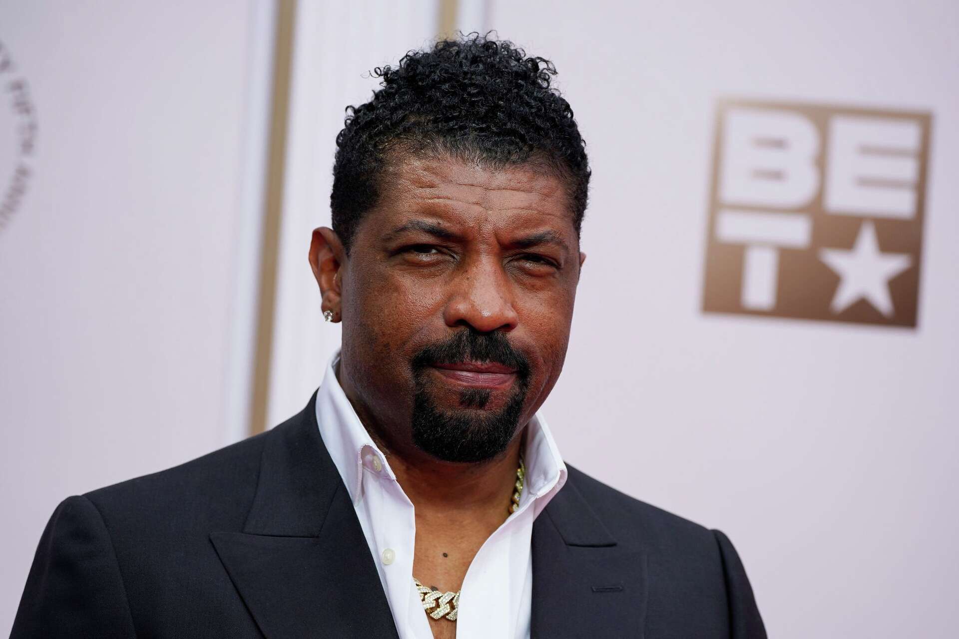 Deon Cole Addresses BAFTA Disruption as He Returns to Host NAACP Image Awards