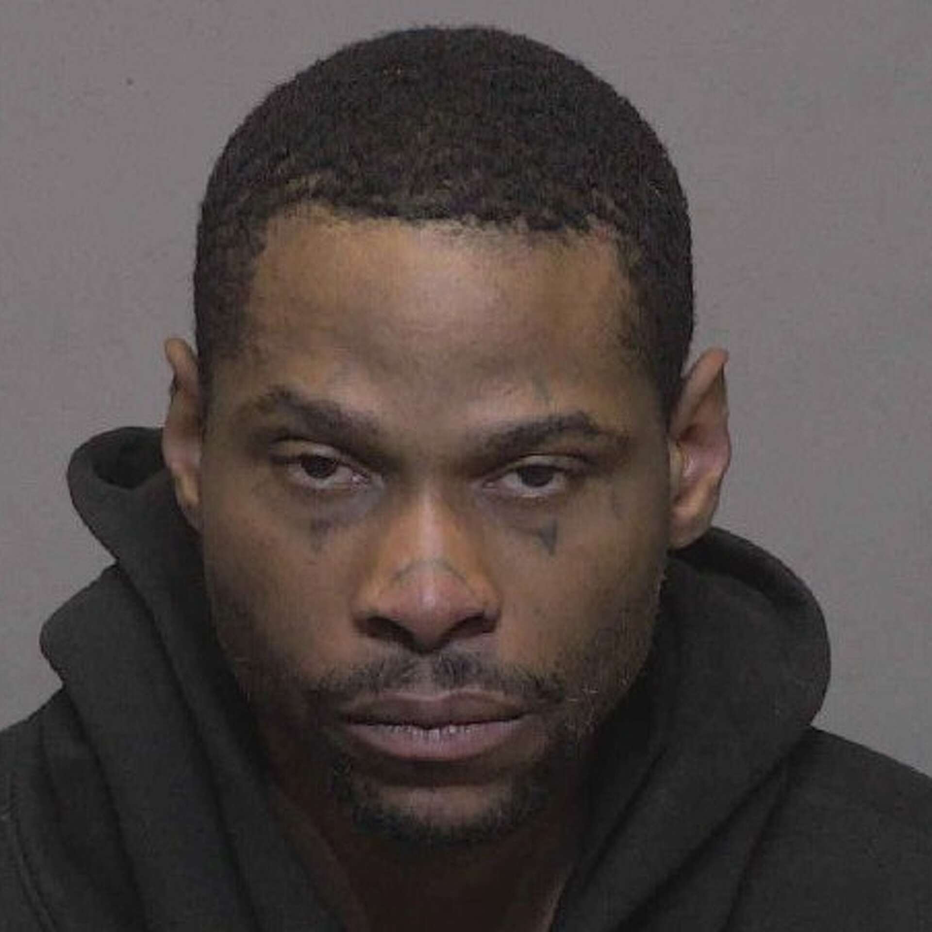 New Haven man arrested after threatening people with knife, police say