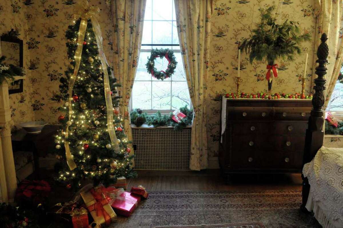 In photos: Holiday tea at Ten Broeck Mansion