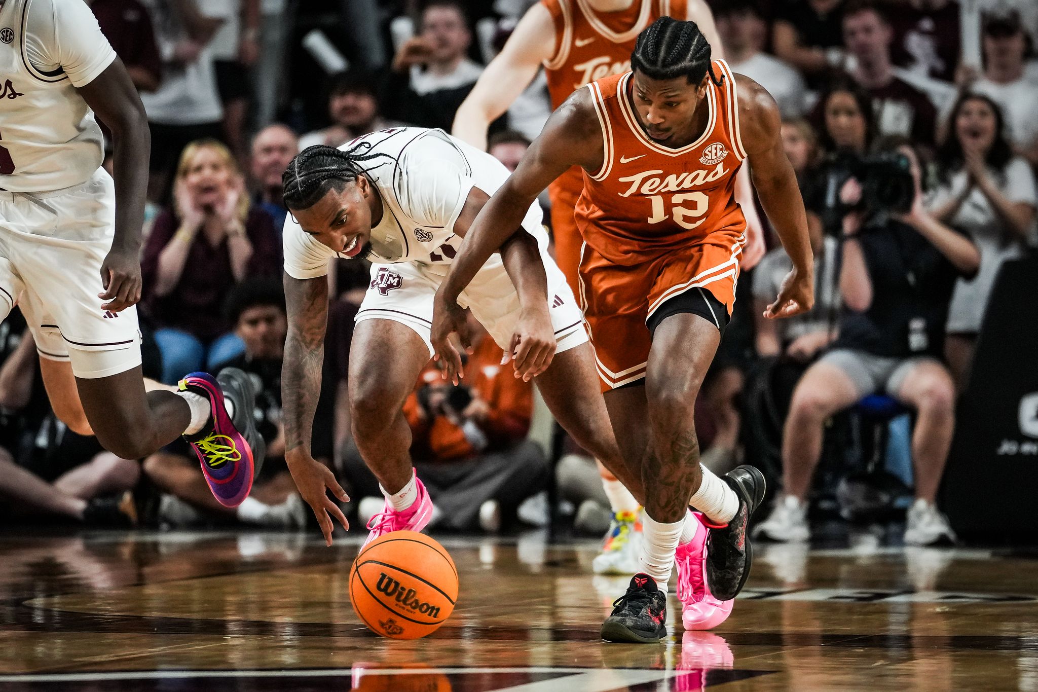 Texas vs Texas A&M: Replay, highlights as Texas grinds out huge road win
