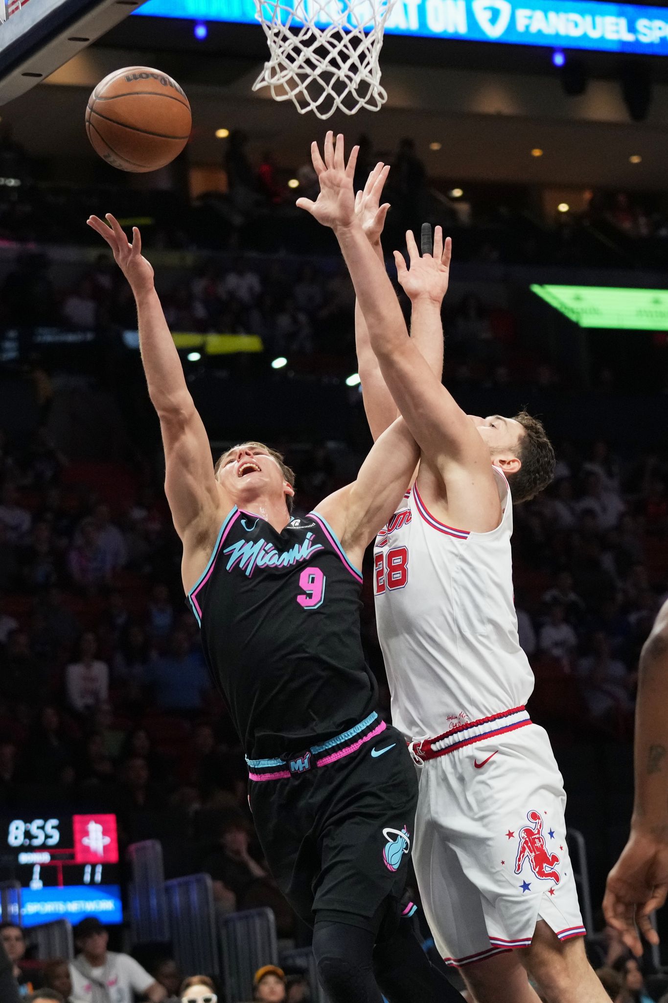 Adebayo scores 24, Larsson adds 20 and Heat hold off Rockets, 115-105