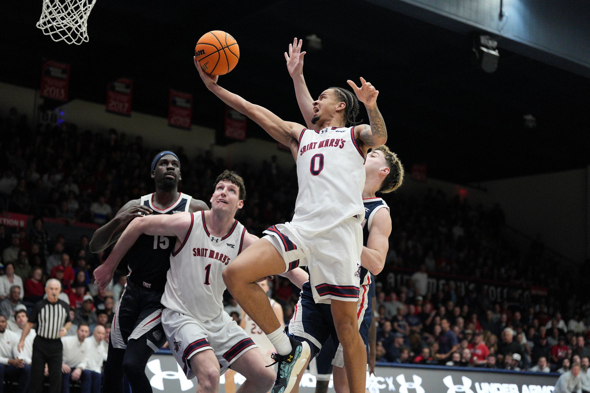 Lewis makes seven 3s as Saint Mary's beats No. 9 Gonzaga 70-59 to share ...