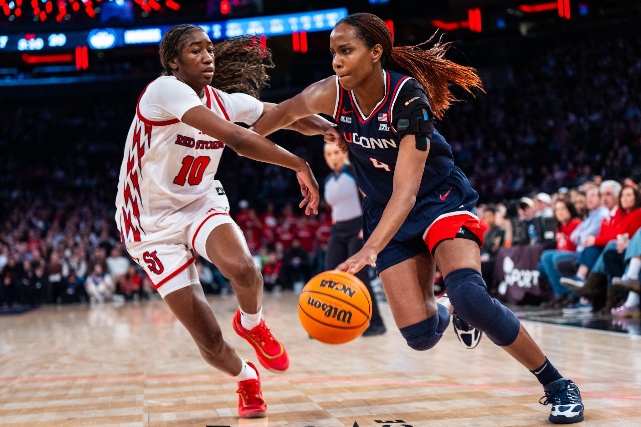 Azzi Fudd helps No. 1 UConn rout St. John's 85-49 for 47th consecutive ...