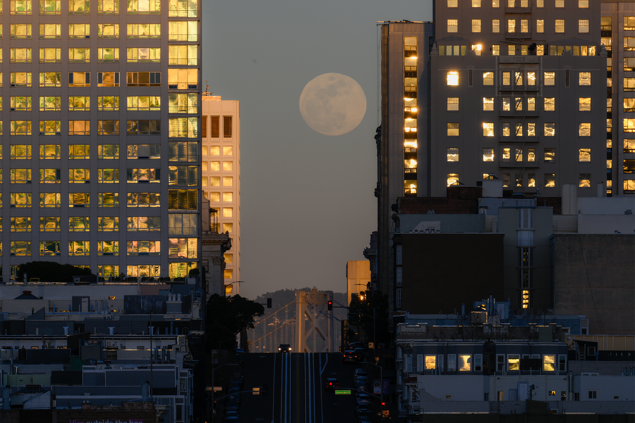 Blood moon lunar eclipse visible in SF as fog clears just in time