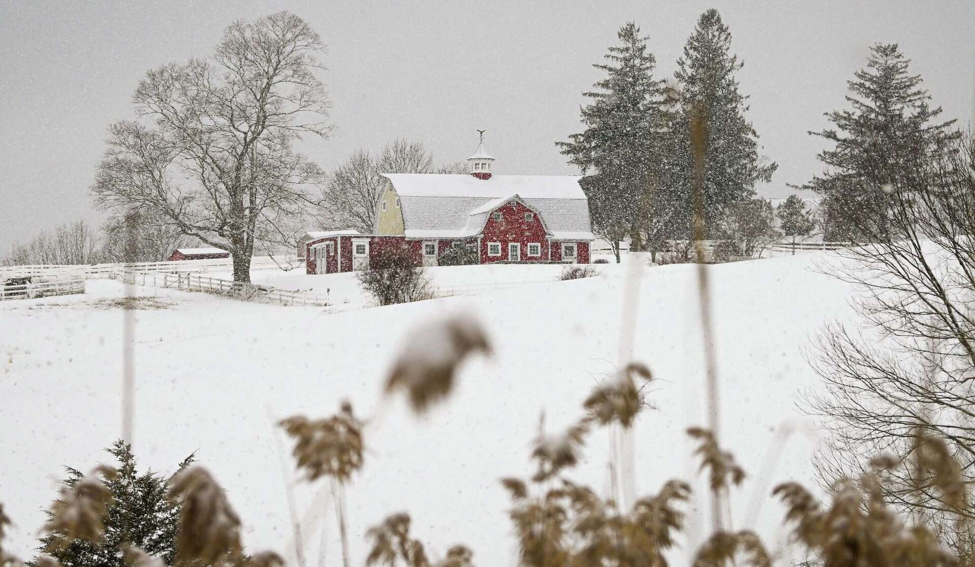 Snow and ice hit CT, leaving roads slick for Tuesday evening commute